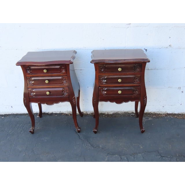 French Bombay Serpentine Nightstands Bedside Tables a Pair 6653 For Sale - Image 12 of 18