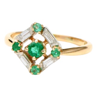 18KY Emerald(0.27) & Diamond(0.28) Geometric Ring, size 5.5 For Sale