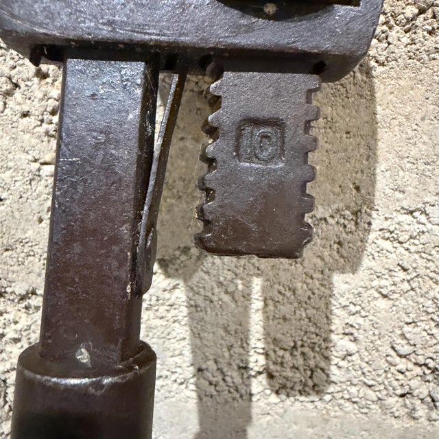 Brown Vintage Stillson-Pattern Adjustable Pipe Wrench Classic Wooden Handle For Sale - Image 8 of 17