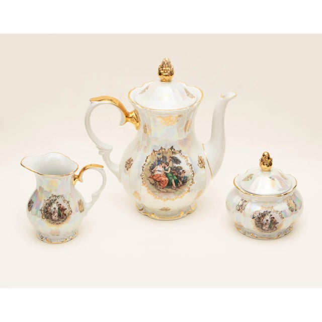 American Circa 1970s Kahla 22k Gold German Porcelain Tea Set for Six- 21 Pieces For Sale - Image 3 of 12