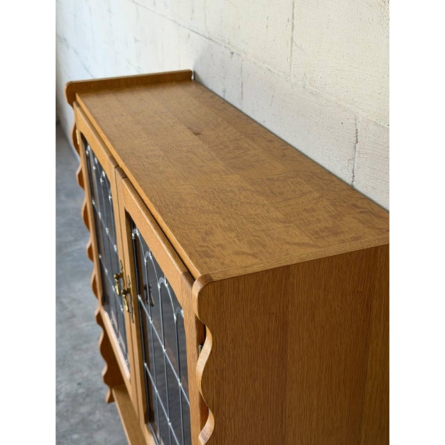 Licentia Møbler Oak Glass Bookcase With Scalloped Edges Danish Mid-Century Modern 1970s For Sale - Image 4 of 11