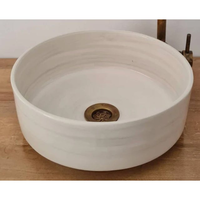 Contemporary Minimalistic White Bathroom Wash Basin For Sale - Image 6 of 6