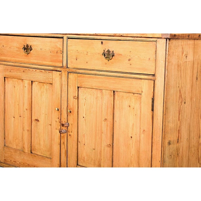 Mid 19th Century English 19th Century Pine Buffet-Dresser For Sale - Image 5 of 11