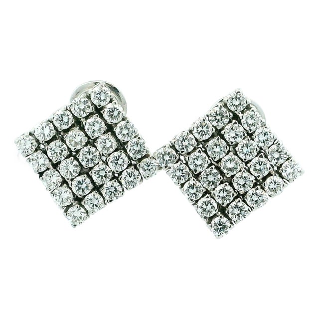 1990s Pair of Italian 18k White Gold 5 Carat Diamond Pavé Cluster Earrings For Sale
