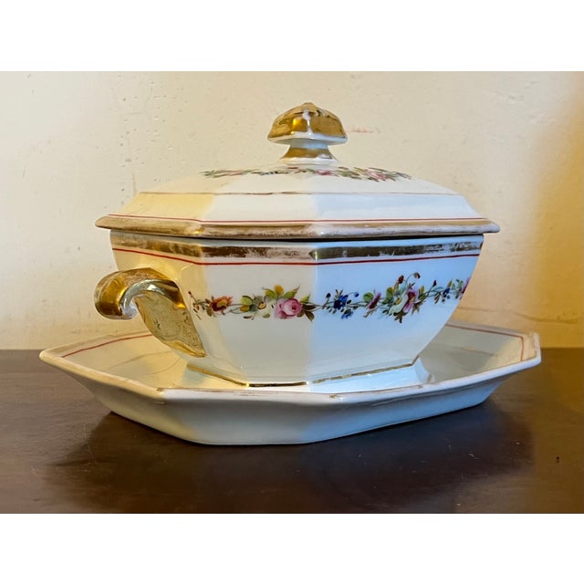 Antique Early 19th Century French Empire Paris Porcelain Octagonal Sauce Tureen With Flower Garland Sprig Decoration For Sale - Image 9 of 16