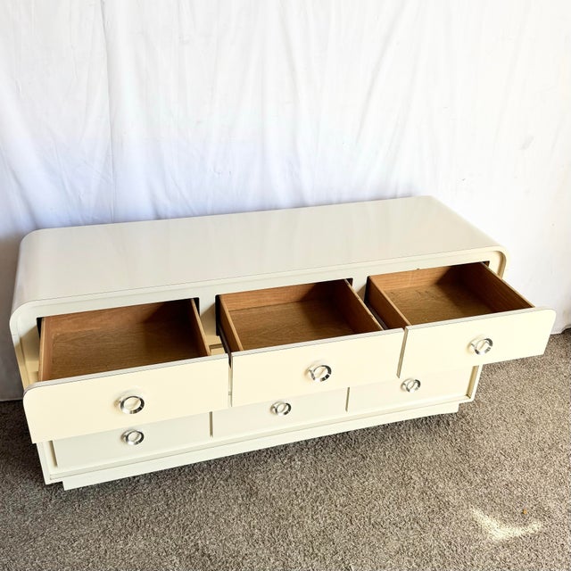 1980s Postmodern Cream Lacquer Laminate Waterfall Dresser For Sale - Image 4 of 12
