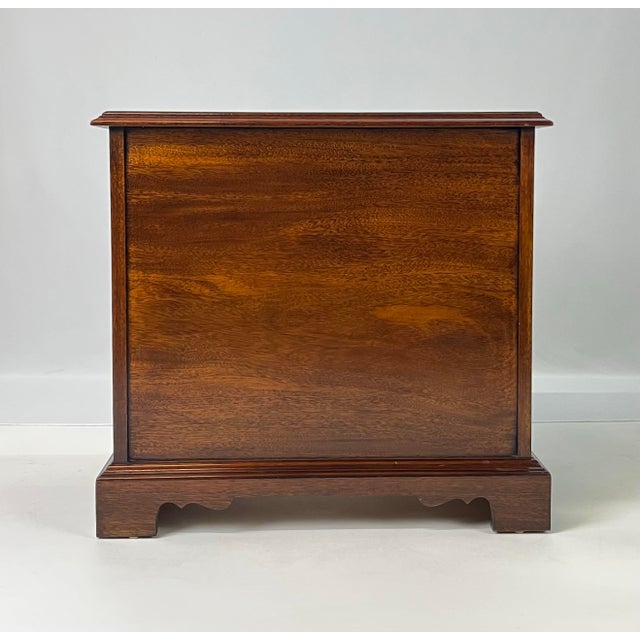 Councill Furniture Late 20th Century Councill Craftsmen Mahogany 4-Drawer Bedside Chest For Sale - Image 4 of 12