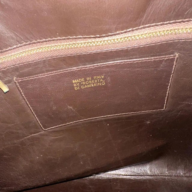 Brown 1980s Iconic Brown Leather and Brass Shoulder Bag by Roberta Di Camerino For Sale - Image 8 of 9