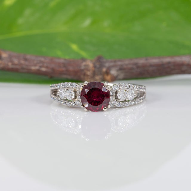 0.9cts Estate Rubellite Tourmaline Ring W Natural Diamonds: 14k Solid Gold | 6mm For Sale In Columbus - Image 6 of 10