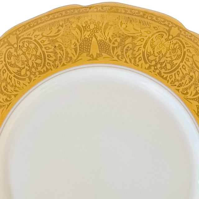 Hollywood Regency 1930 Gold-Encrusted Czechoslovakian Dinner Plates by Rudolf Kämpf - Set of 12 For Sale - Image 3 of 6