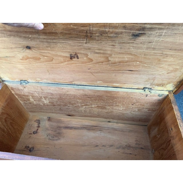 Wood Antique 19th Century Pine Blanket Chest With 1 Real and 1 False Drawer For Sale - Image 7 of 8