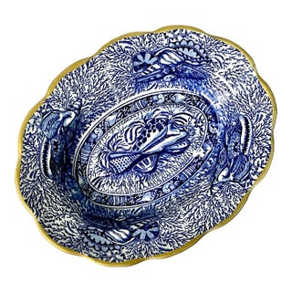 1990s Vintage English Coastal Boho Chic Mottahedeh Torquay Scalloped Rim Serving Bowl. For Sale