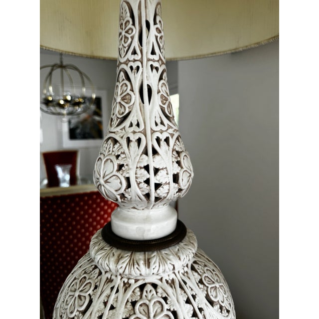 1960s Vintage Ceramic Lamp With Shade For Sale In Los Angeles - Image 6 of 11