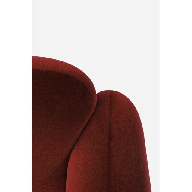 Comfortable and versatile, the Carson armchair is available in different fabrics to suit different contexts, style and...