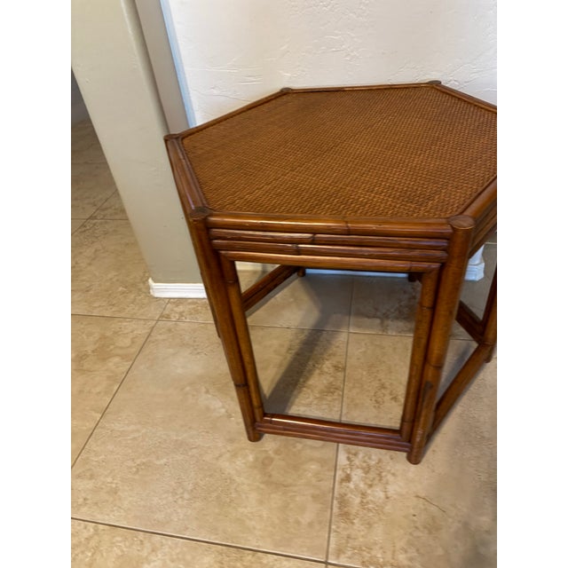 Mid 20th Century Vintage Asian Chinoiserie Hexagon Faux Bamboo and Rattan Side Table For Sale - Image 5 of 12