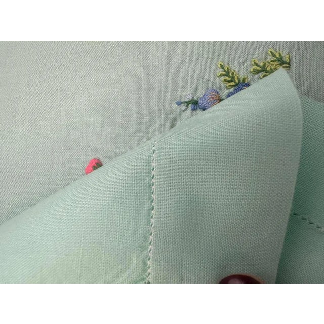 Green Vintage Aqua Linen Guest Towel with Padded Satin Stitch Floral Embroidery, Single Turquoise Fingertip Towel, Art Deco Era Linen For Sale - Image 8 of 9