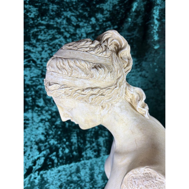 42" Classical Grand Tour Style Venus De Milo Statue - Distressed Faux Stone Finish For Sale - Image 4 of 11