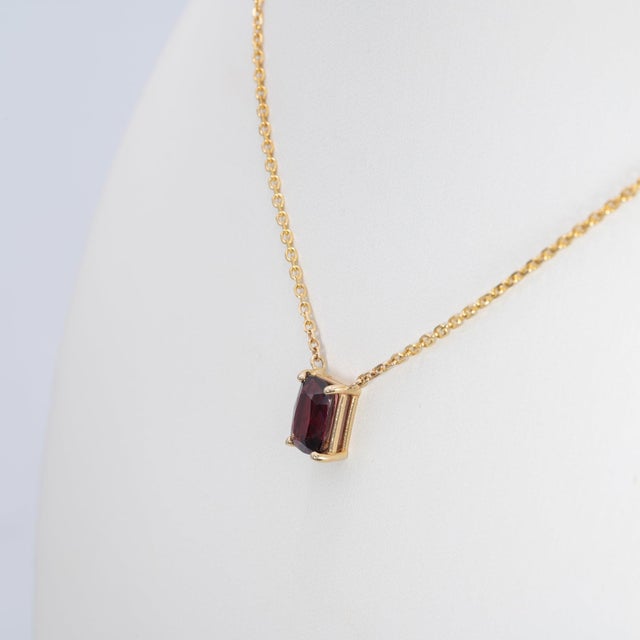 1.6Ct Red Spinel Solitaire Pendant Necklace With Chain in Solid 14k Gold, 8x6mm For Sale In Columbus - Image 6 of 8
