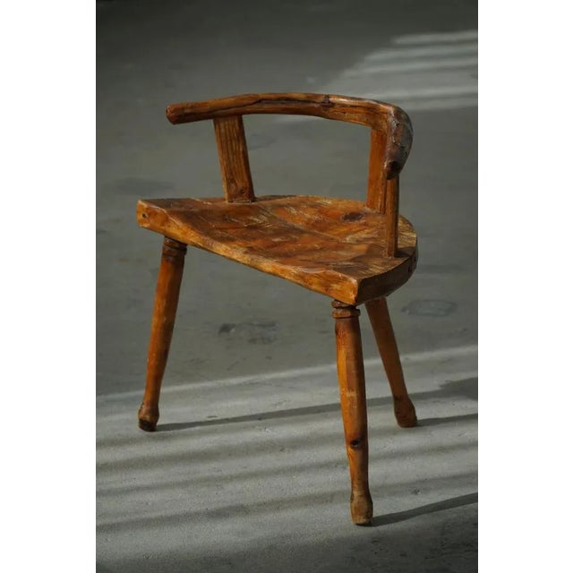 1920s Scandinavian Folk Art 3-Legged Chair in Pine, 1920s For Sale - Image 5 of 13
