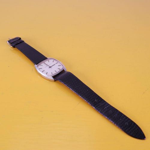 1970s Men's Wristwatch from Girard Perregaux For Sale - Image 5 of 6