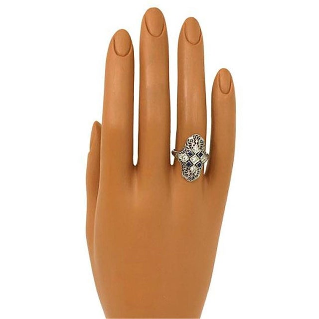 Mid 20th Century Art Deco Diamond & Sapphire 18k White Gold Filigree Ring - Size 6 For Sale In Miami - Image 6 of 6