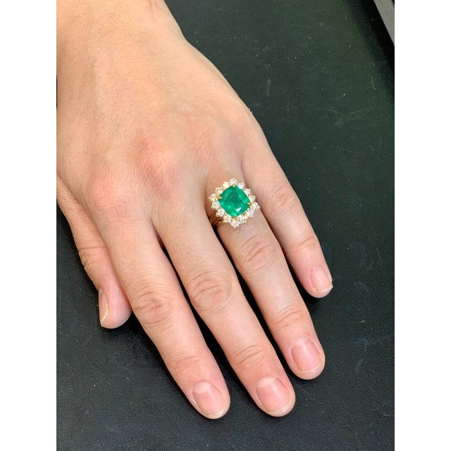 Gemstone AGL Certified 4.2 Carat Cushion Cut Colombian Emerald & Diamond Ring 18K Y Gold For Sale - Image 7 of 18