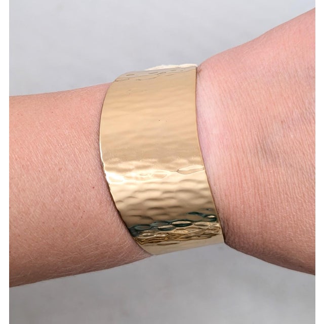 Napier Vintage C1976 Signed Napier Goldtone Wavy Cuff Bracelet For Sale - Image 4 of 16