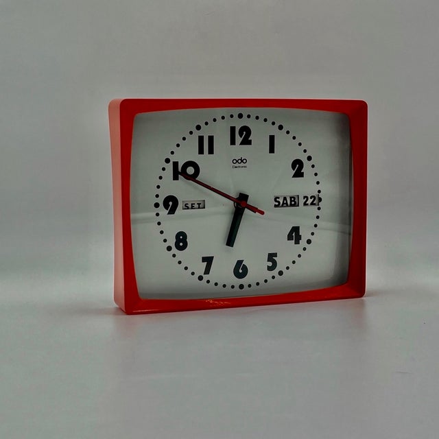 1970s Space Age French Wall Clock with Automatic Calendar by Odo, 1970s For Sale - Image 5 of 8