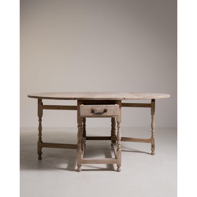 French Country Oak Drop-Leaf Table, Antique, United Kingdom, Early 20th Century For Sale - Image 3 of 16