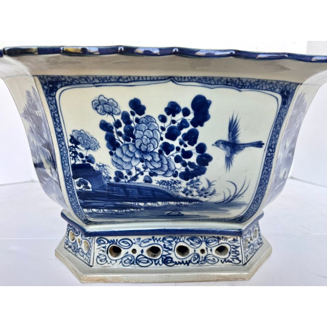 Vintage Chinoiserie Octagonal Blue & White Cachepot/Planter For Sale - Image 4 of 16