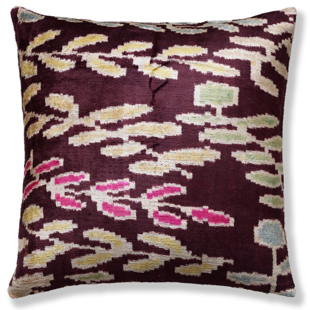 "Make a bold statement with this exquisite 20x20 inch silk velvet pillow, featuring a high-contrast design that exudes...