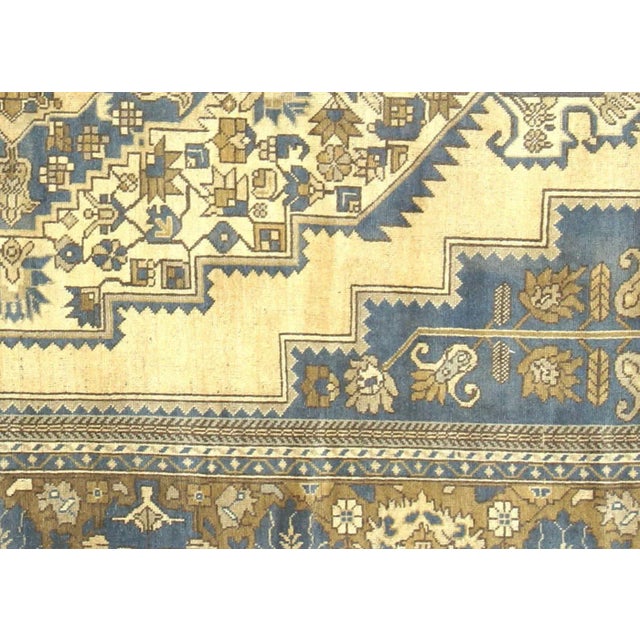 1960s Turkish Oushak Rug. Handwoven with wool on wool foundation in the Oushak region of Western Turkey. The Anatolian...
