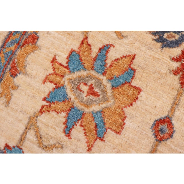 1990s Shabby Chic Ziegler Tan/Rust Wool Runner Rug- 2'1'' X 4'10'' For Sale - Image 5 of 10