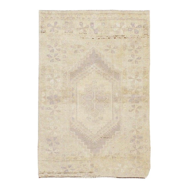 Galerie Shabab Collection Mid-20th Century Handmade Turkish Oushak Throw Rug For Sale