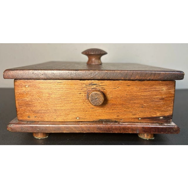 American Antique Circa 1940 American Primitive Pine Wood Single-Drawer Trinket/Jewelry Box For Sale - Image 3 of 8