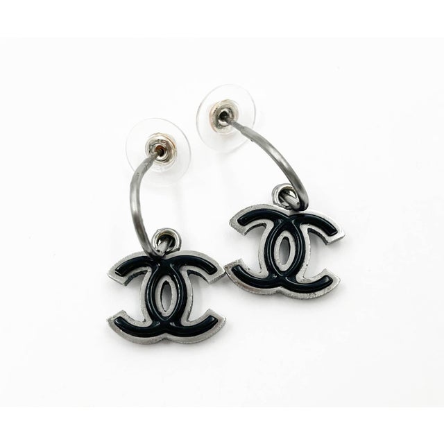 Contemporary Chanel Gunmetal CC Black Pop Up Hoop Piercing Earrings, A Pair For Sale - Image 3 of 5