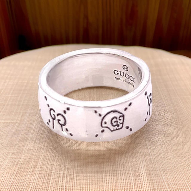 1990s 1990s Gucci Estate Engraved Ring Size 8 Sterling Silver 8.5 mm Height For Sale - Image 5 of 10