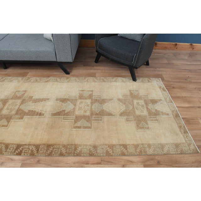 1970s Vintage Handmade Wool Cotton Turkish Beige Runner Rug For Sale - Image 9 of 11