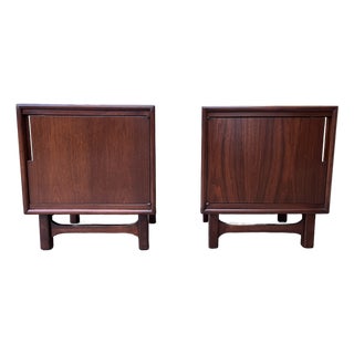 A Pair of Refinished Mid Century Modern Nightstands by Cavalier Furniture. Circa 1960s. For Sale