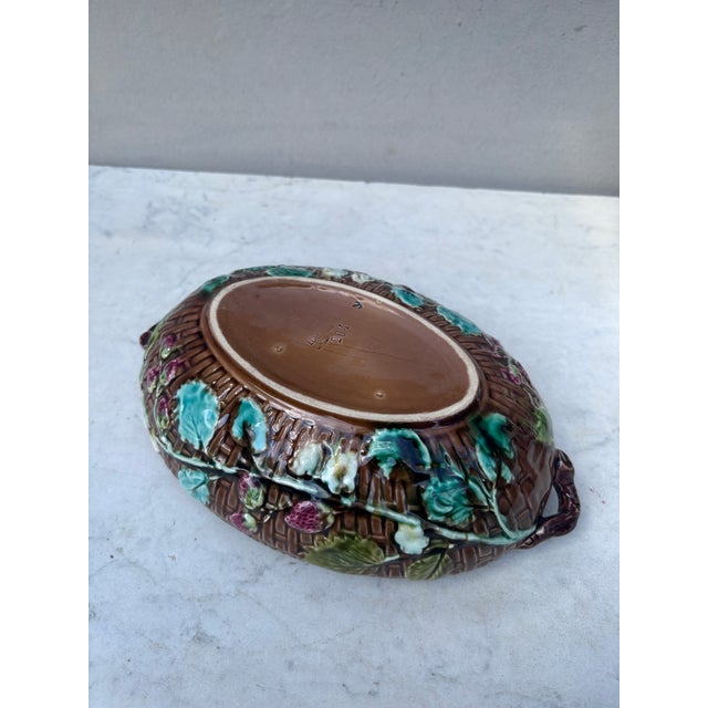 French Majolica Strawberries Jardiniere Luneville, Circa 1880 For Sale In Austin - Image 6 of 6