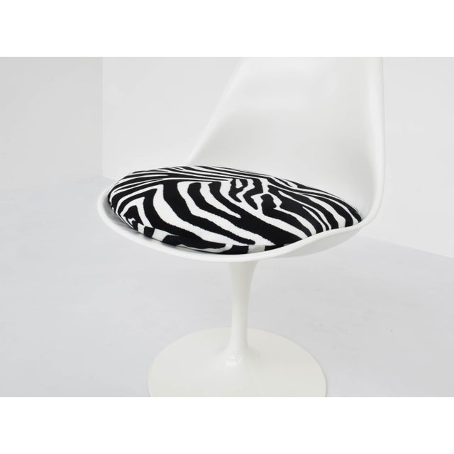 Black 4 Swivel and 2 Fixed Tulip Chairs by Ero Saarinen for Knoll International, 1970, Set of 6 For Sale - Image 8 of 10