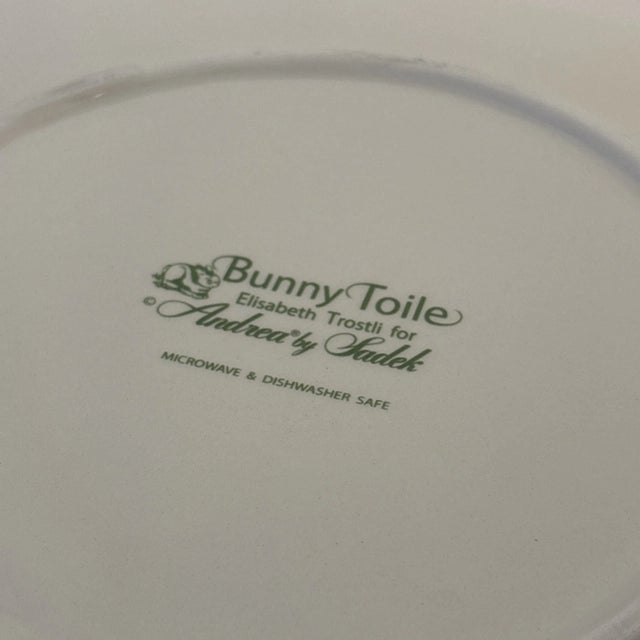 Ceramic 1990s Green Bunny Toile Salad 9.5” Plates With Vegetables Andrea by Sadek-Set of 4 For Sale - Image 7 of 7