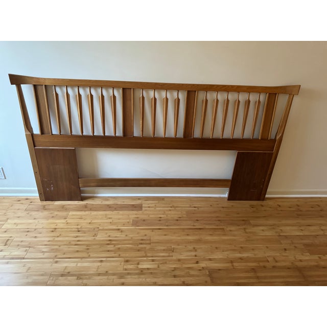This 1960's Thomasville headboard is masterfully crafted from solid walnut. It's mid century modern design lend it...