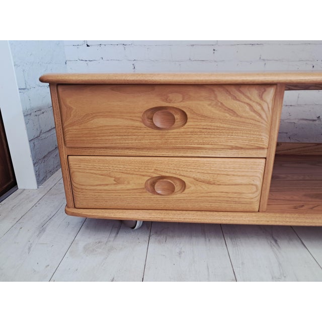 Mid-Century Modern Minerva Coffee Table in Elm by Lucian Ercolani for Ercol, 1990s For Sale - Image 17 of 18