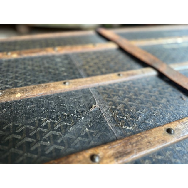 Antique Steamer Trunk in Chevron Canvas from Goyard, France, 1900 For Sale - Image 3 of 18