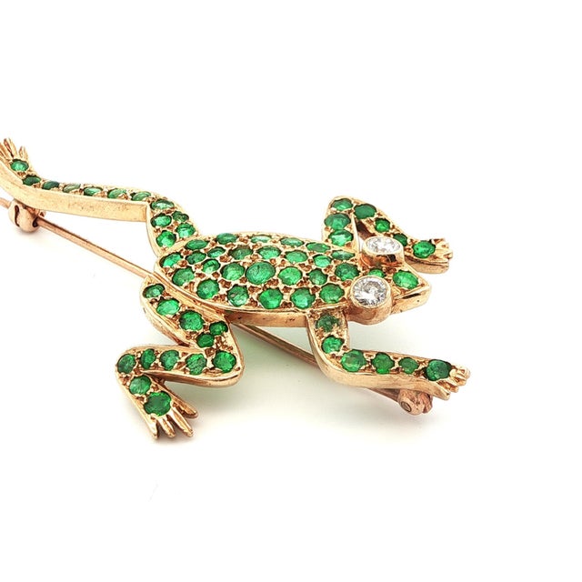 1980s 14k Yellow Gold Diamond & Emerald Frog Pin For Sale - Image 11 of 13