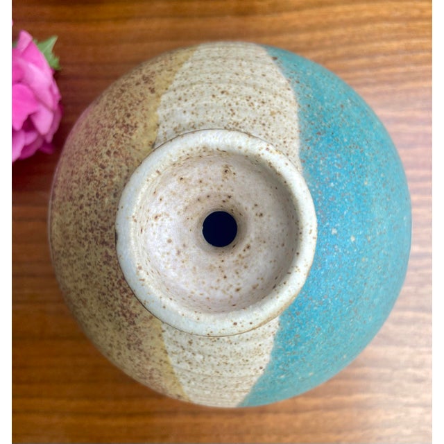 1970s Signed Wishon Harrell Studio Pottery Vessel 1970s California Modernist Ceramic For Sale - Image 5 of 9