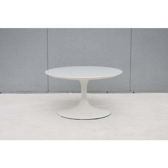 Mid-Century Modern Eero Saarinen Style 42" Oval White Tulip Coffee Table For Sale - Image 11 of 18