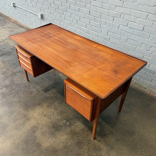 Peter Løvig Nielsen 1960s Teak Executive Desk by Peter Løvig Nielsen For Sale - Image 4 of 12