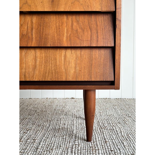 Vintage Mid Century Modern Walnut Chest of Drawers For Sale - Image 9 of 17